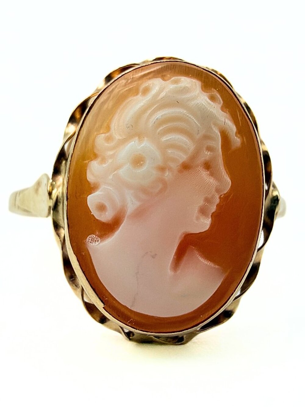 Opulent Marked 14k Yellow Gold Conch Relief Cameo Portraiture Ring Sz 9